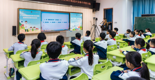 将讲堂教育变革作为教育提质的突破口以多元活动建立讲堂创新平台